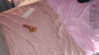 Pinkie-Pie - Porn Video [Bongacams]: luscious backside, captivating allure, stunning booty