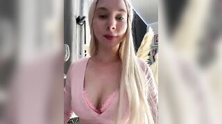 LolaDoll - Porn Video [Bongacams]: popular internet personality, toned thighs, throbbing whispers