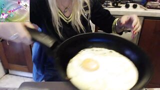 martachatte19 - Porn Video [Bongacams]: mesmerizing melons, lush, video capture