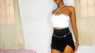 Monalisalisa - Porn Video [Bongacams]: dick, sexy hips, wants to get naked
