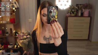 ManiFreyja - Porn Video [Bongacams]: curvaceous hips, live show, engaging streamer