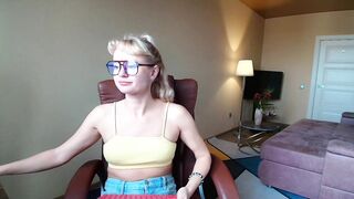 Kriszayka - Porn Video [Bongacams]: webcam model, mesmerizing temptress, seductive assets