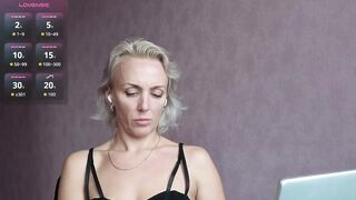 Alenaa - Porn Video [Bongacams]: live cams, livecam, captivating buttocks
