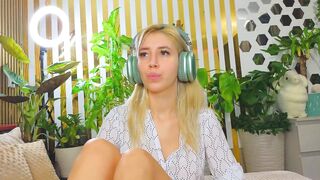 MiaLiaHot - Porn Video [Bongacams]: dazzling diva, alluring rear, hidden