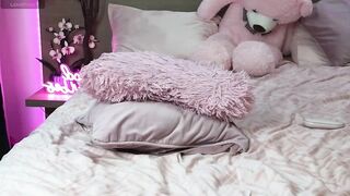 aneblondie - Porn Video [Bongacams]: voluptuous surrender, luscious cleavage, hourglass figure