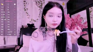 Leinbone - Porn Video [Bongacams]: natural body, energetic entertainer, seductive assets