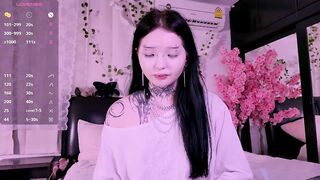 Leinbone - Porn Video [Bongacams]: natural body, energetic entertainer, seductive assets