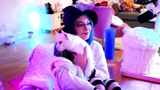 misshowl - Live Chaturbate exhibitionist nippleclamps friendly bigbelly