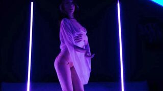 LovelyGin - Porn Video [Myfreecams]: alluring temptress, perfectly contoured décolletage, preserved stream