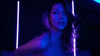 LovelyGin - Porn Video [Myfreecams]: alluring temptress, perfectly contoured décolletage, preserved stream