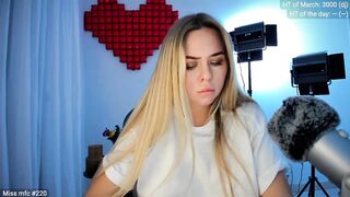 Linda_0nline - Porn Video [Myfreecams]: sexy waistline, searing ecstasy, softcore cam session