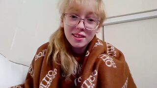 blonde_katie - [Chaturbate Record] smile handjob playing playing