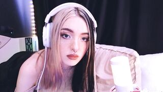 avi_nile - [Chaturbate Record] blonde queen joi clip