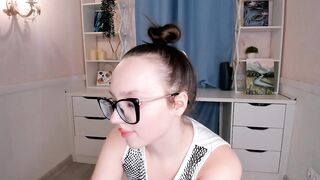 elianareynolds - [Chaturbate Record] submissive office dance role-play