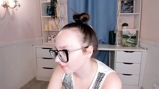 elianareynolds - [Chaturbate Record] submissive office dance role-play