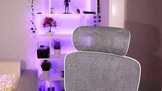 just_emmy - Chat Latest Stream  cashpig cumming femdom