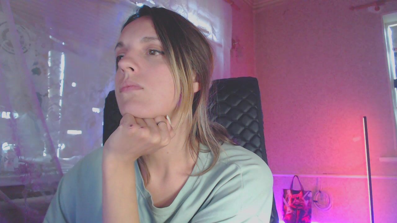 Babymurochka flaunts it all- a limb high to seduce with folds and captivating charm in hot Russian shows- a true VIP experience for MILF women offering chill moments and intimate porn video content on Bongacams